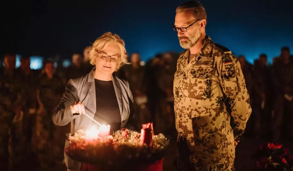 Почему министра обороны Германии Ламбрехт отправили в отставку