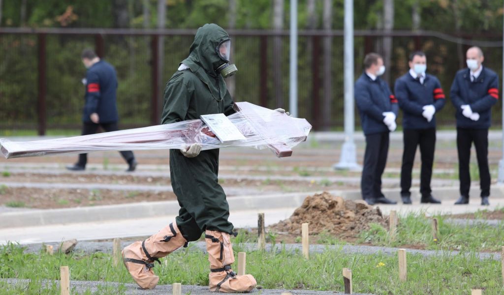 Врач Соловьев предрек рост смертности из-за «омикрон»-штамма коронавируса в России