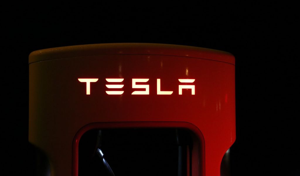 В США начались проблемы с зарядкой электромобилей Tesla