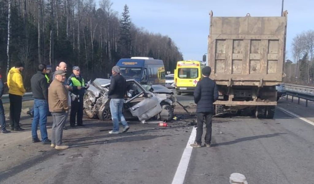 В Петербурге пострадал мужчина в массовой аварии на КАД