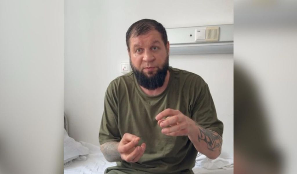 Боец Емельяненко сообщил об ухудшении здоровья и скорой операции