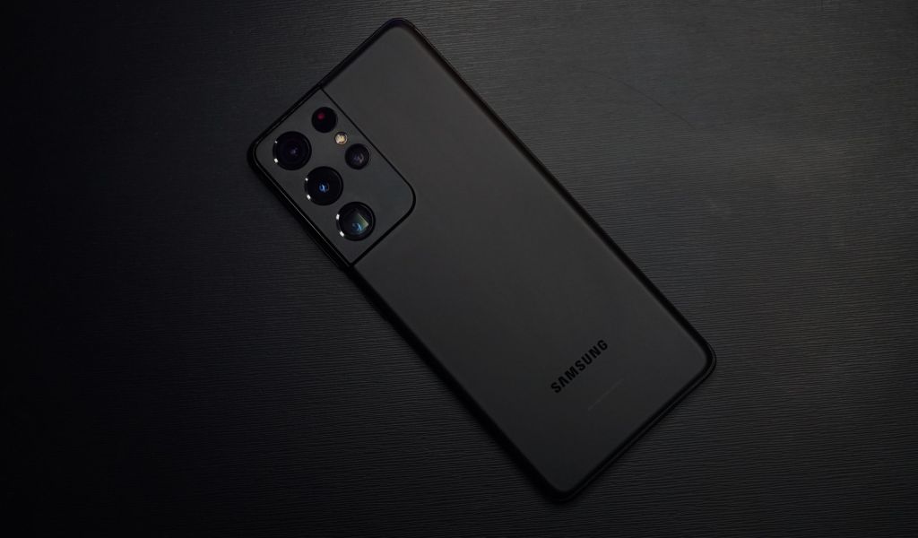 В продажу вышли новые смартфоны от Samsung