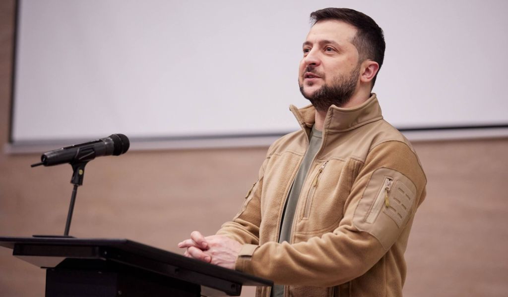 Зеленский заявил, что Украина не собирается бить по России ракетами РСЗО