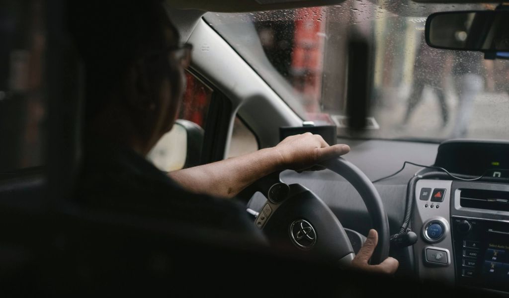 Когда нужно поменять салонный фильтр в автомобиле