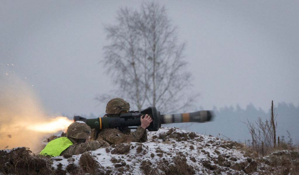 «Подарок» из Британии: помогут ли Украине в войне с Россией противотанковые ракетные комплексы NLAW