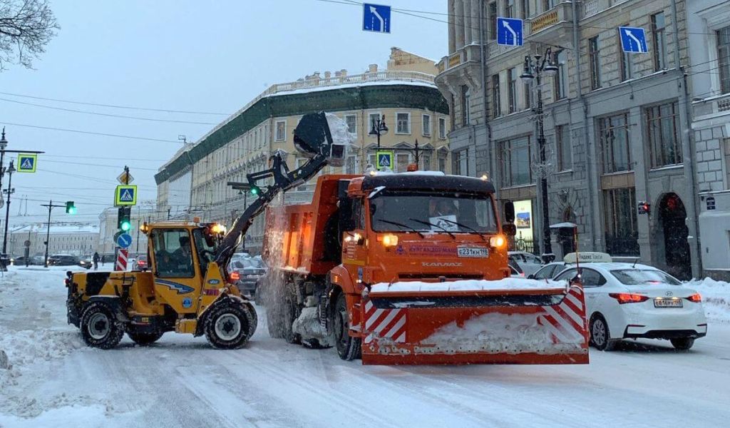 ГИБДД: в Петербурге ухудшится обстановка на дорогах из-за снегопада