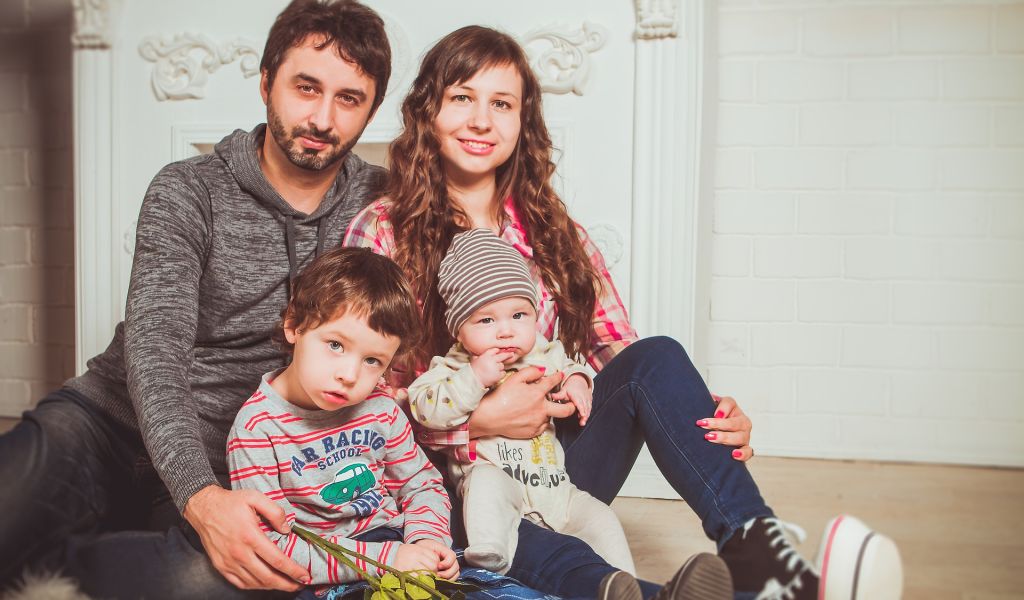 Собянин увеличил возраст молодых семей до 35 лет на получение выплаты при рождении ребенка