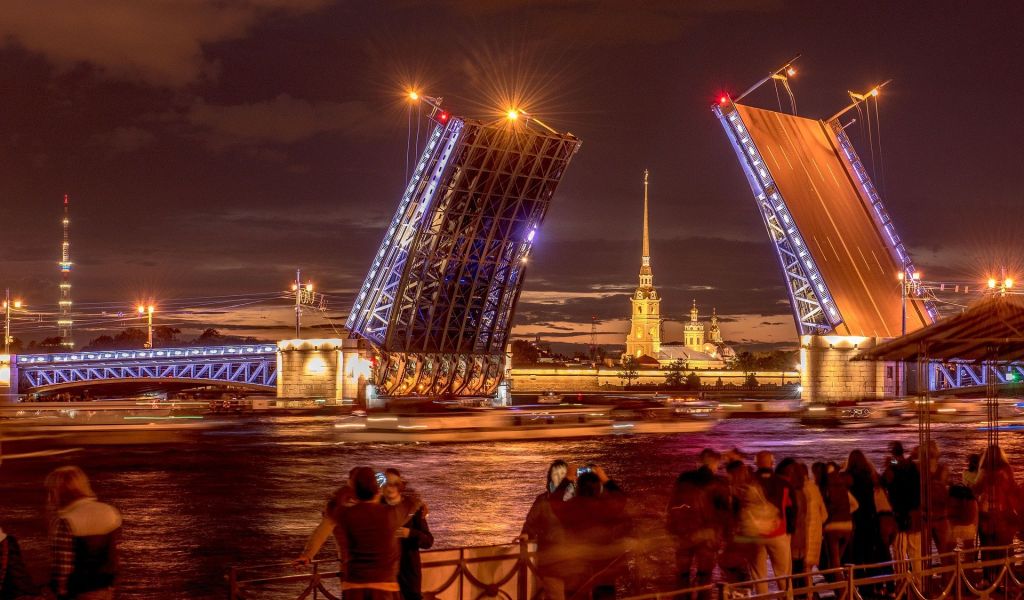 В Петербурге отменили разведение мостов 12 июня
