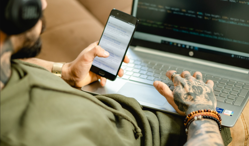 Эксперт Чебышев рассказал о вирусах для Android, автоматически крадущих деньги