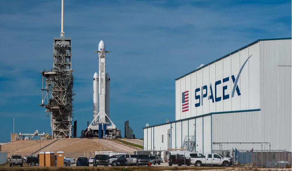 SpaceX снова отменила запуск ракеты Falcon 9 со спутниками Starlink из-за неполадок