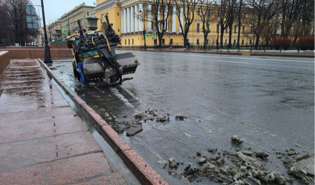 Петербуржцев просят рассказывать о лужах в городе