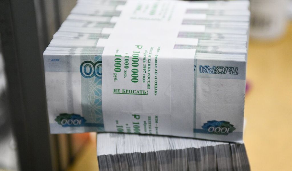 Агентство Bloomberg признало рубль лучшей мировой валютой по укреплению к доллару в 2022 году