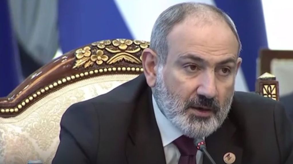 Пашинян считает неуместными заявления о смене внешнеполитического курса Армении