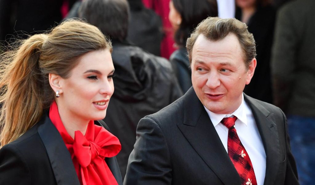Марат Башаров обвинил покинувших и очерняющих Россию коллег в предательстве родины