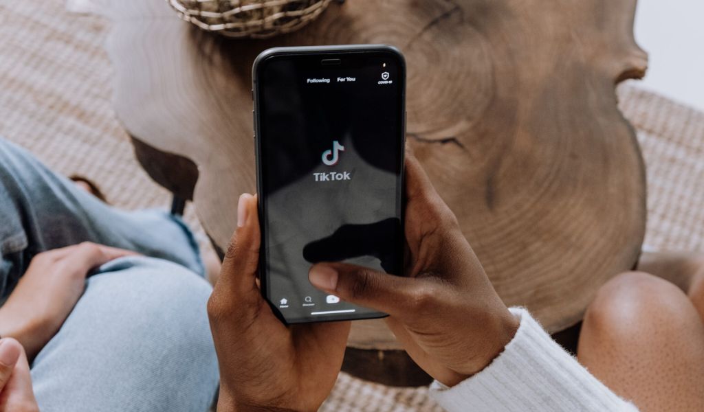 В TikTok появилась функция видеорезюме, которая поможет найти работу