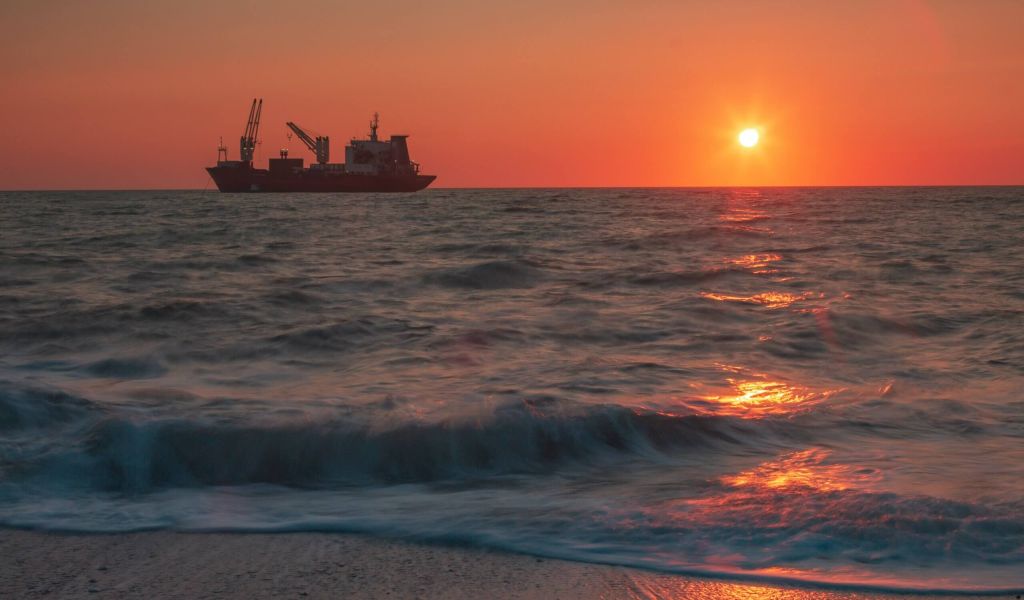 Приостановлено судоходство в Азовском море