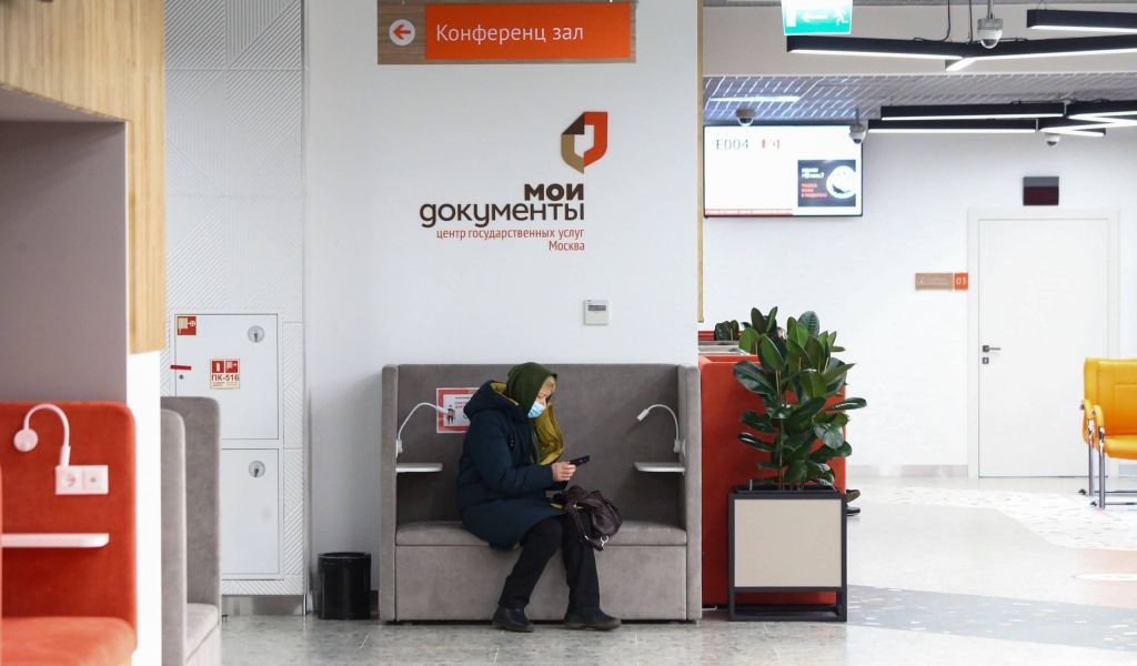 В МФЦ ежедневно обращаются порядка 20 тысяч петербуржцев