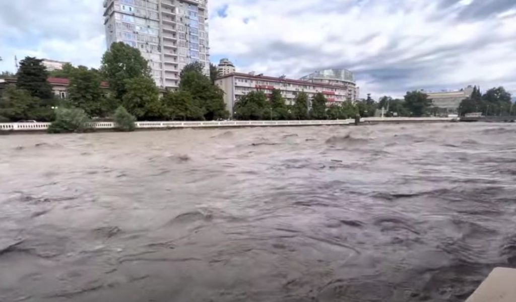 В Сочи объявлено экстренное предупреждение