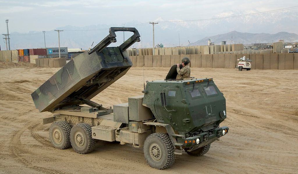 США направят Украине мощные ракеты HIMARS