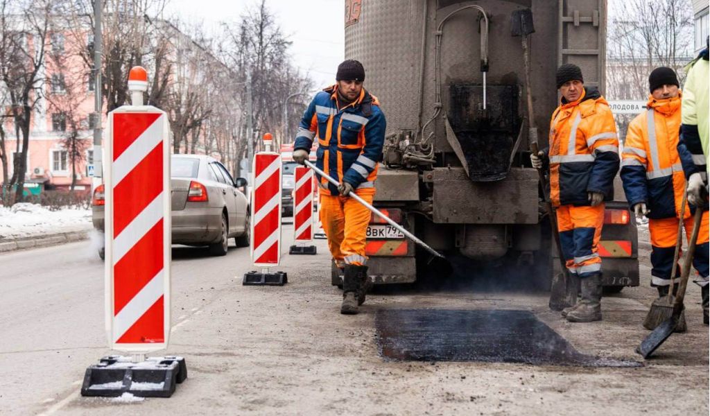 Власти Петербурга нашли подрядчиков на ремонт городских дорог за 6 млрд рублей