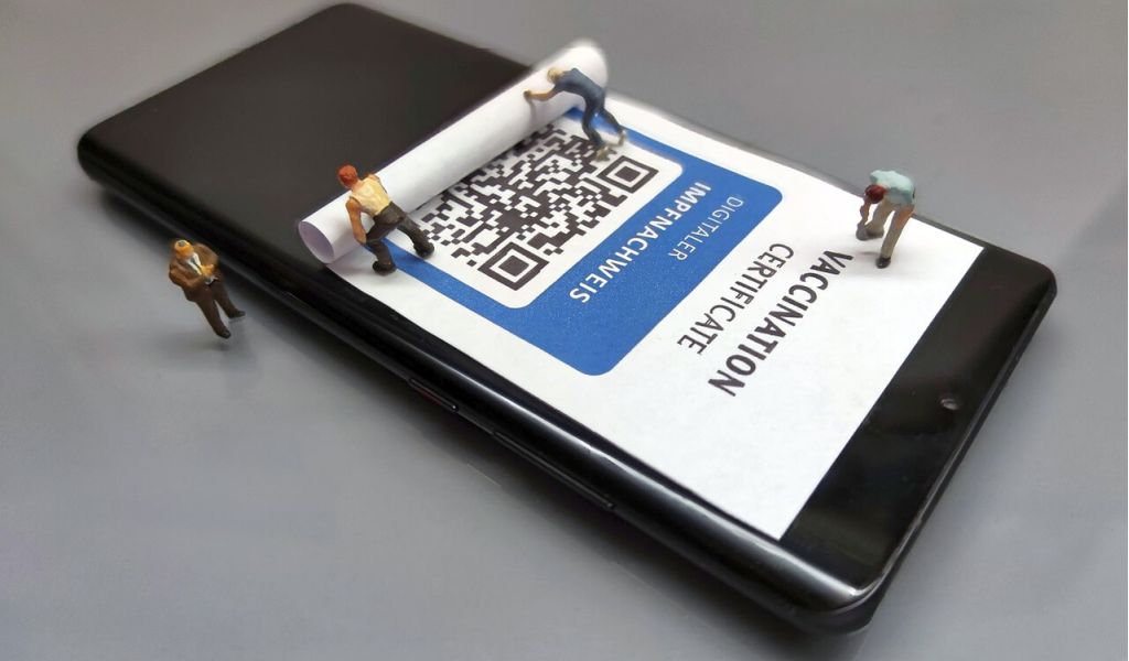 «Чёрные» QR-коды в 6 раз подорожали из-за омикрона