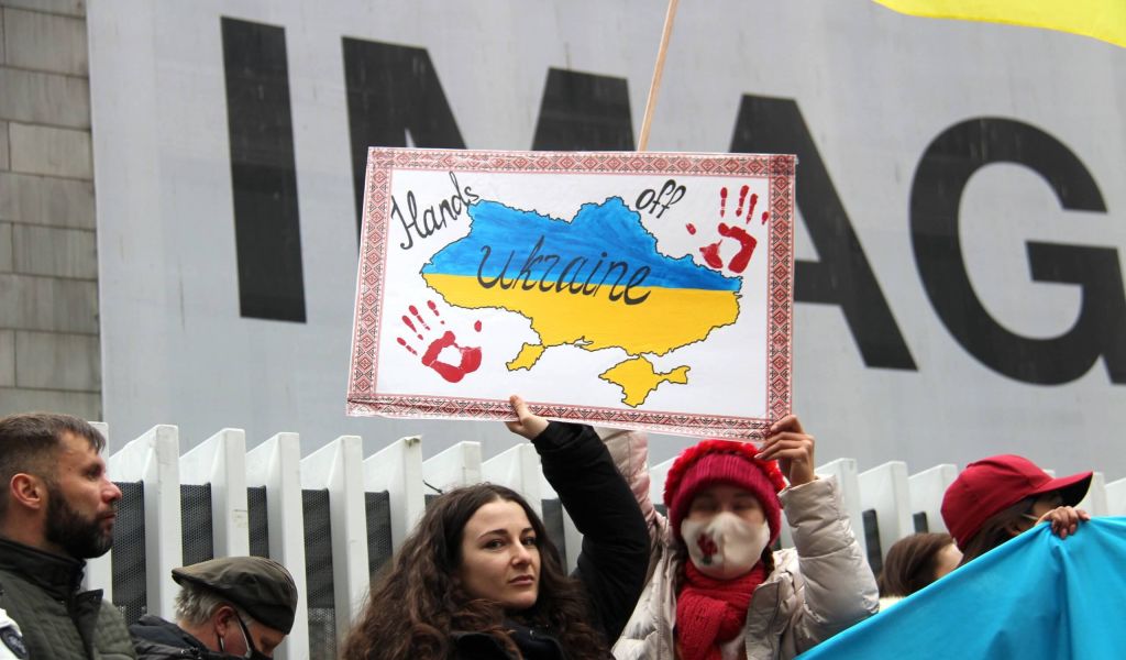 На Украине заявили, что Москва потребовала от Киева на уровне парламента закрепить внеблоковый статус и провести референдум