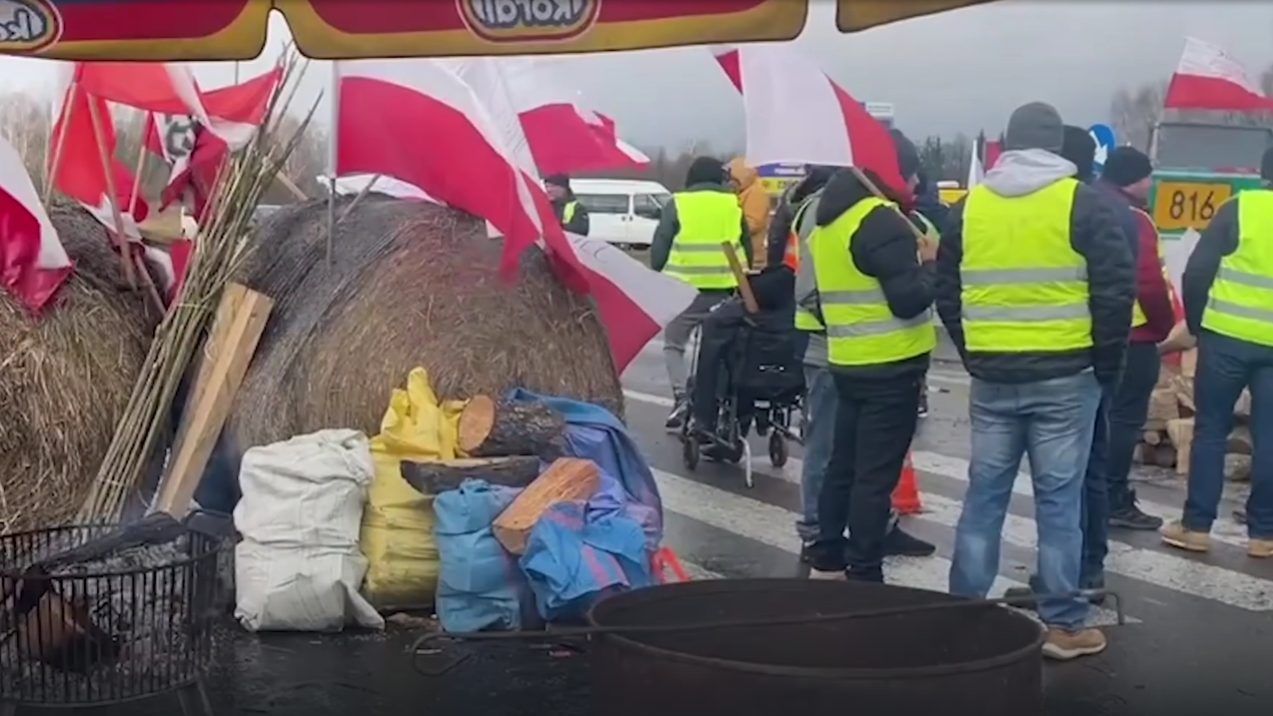 День независимости Польши: манифестация националистов в Варшаве : В Мире :  Live24.ru