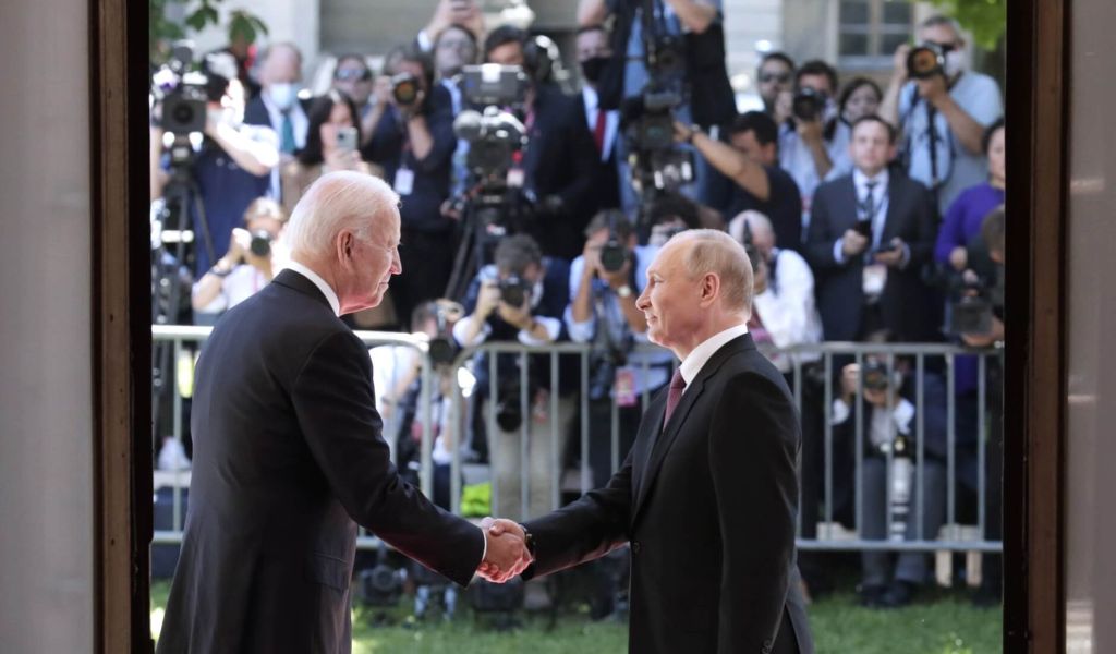 Читатели Le Figaro обсудили предстоящий саммит Путина и Байдена