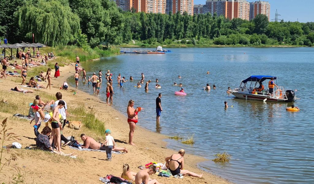 Аллерголог Щепеляев рассказал, в каких водоемах не стоит купаться