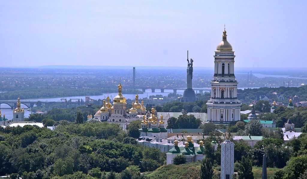 В Орле задержана женщина за осквернение скульптуры «Родина-Мать зовет!»