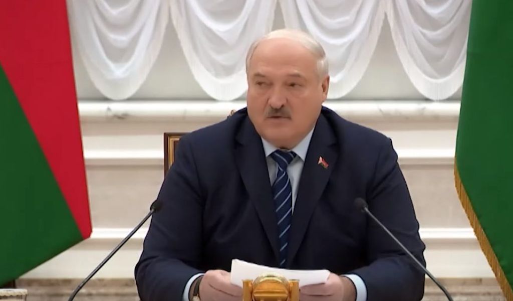 Лукашенко посоветовал белорусам привыкать к мысли о другом президенте