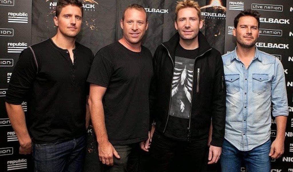 Новый тренд TikTok: старая песня Nickelback стала вирусной из-за ролика с переодеванием девушек