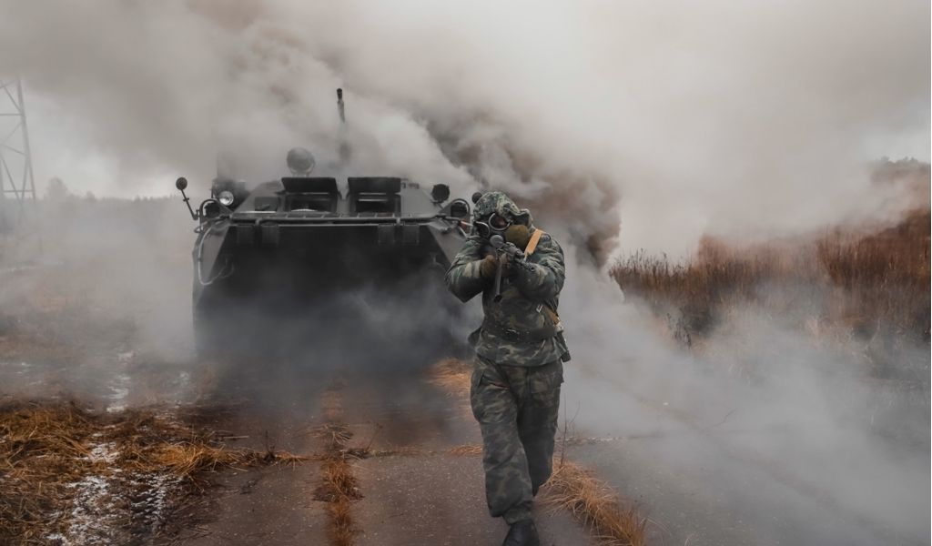 Начальник войск РХБЗ Кириллов сообщил об украинских беспилотниках, сбросивших на российские войска емкость с ампулами