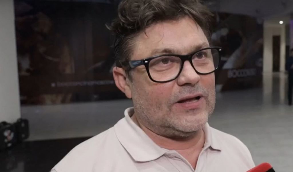 Отмена спектаклей: актер Белоголовцев прикован к креслу-каталке