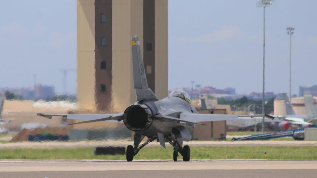Вашингтон не будет отправлять истребители F-16 на Украину