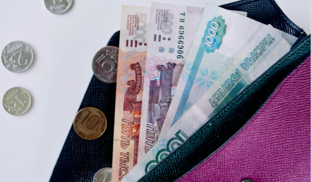 Россияне летом получат новые выплаты и льготы