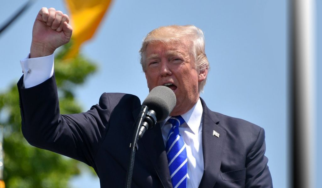 Трамп снова в игре: как поддерживаемая демократами Украина помогает ему приблизиться к президентскому креслу
