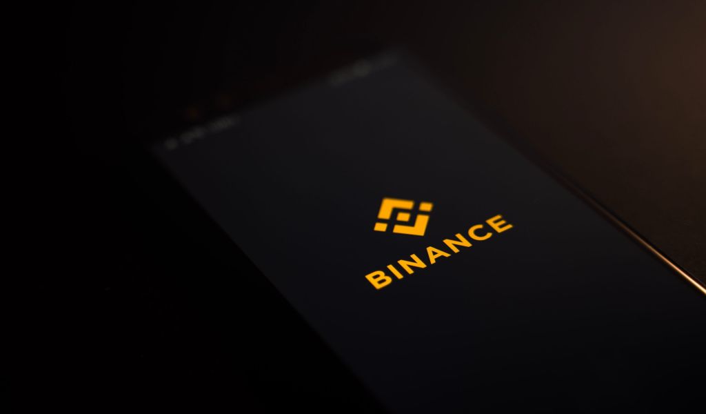 Криптобиржа Binance полностью уходит из России