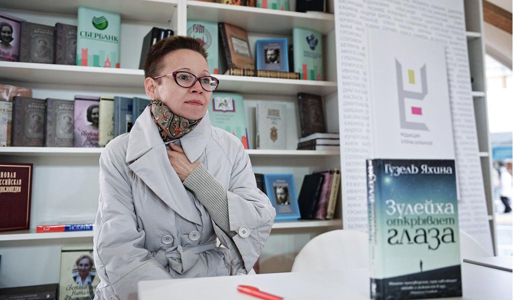 За критику СВО прокуратура может лишить госпремий автора романа «Зулейха открывает глаза» Гузель Яхину