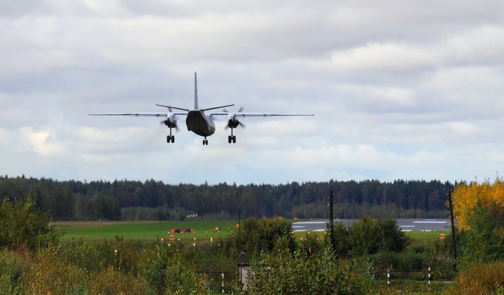 Российский самолет Ан-26 увернулся от двух зенитных ракет, выпущенных ВС Украины