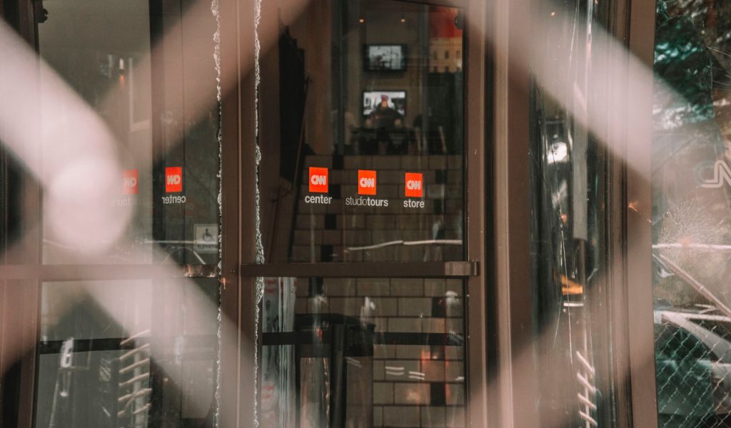 CNN потерял аудиторию и теперь хочет стать объективным телеканалом