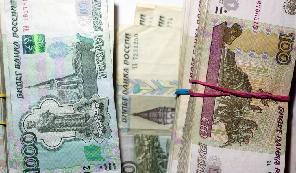 Госдума приняла законопроект об изъятии коррупционных денег у чиновников в России
