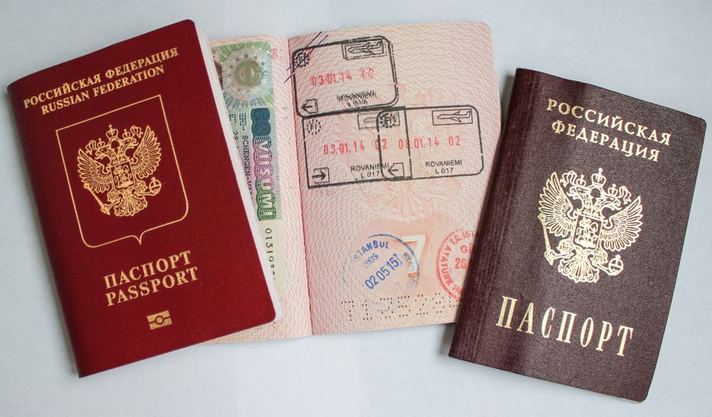Сложно, долго и дорого: новые правила получения «шенгена» для россиян