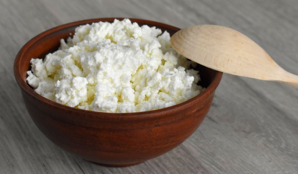 Перечислены продукты, которые помогут похудеть к лету