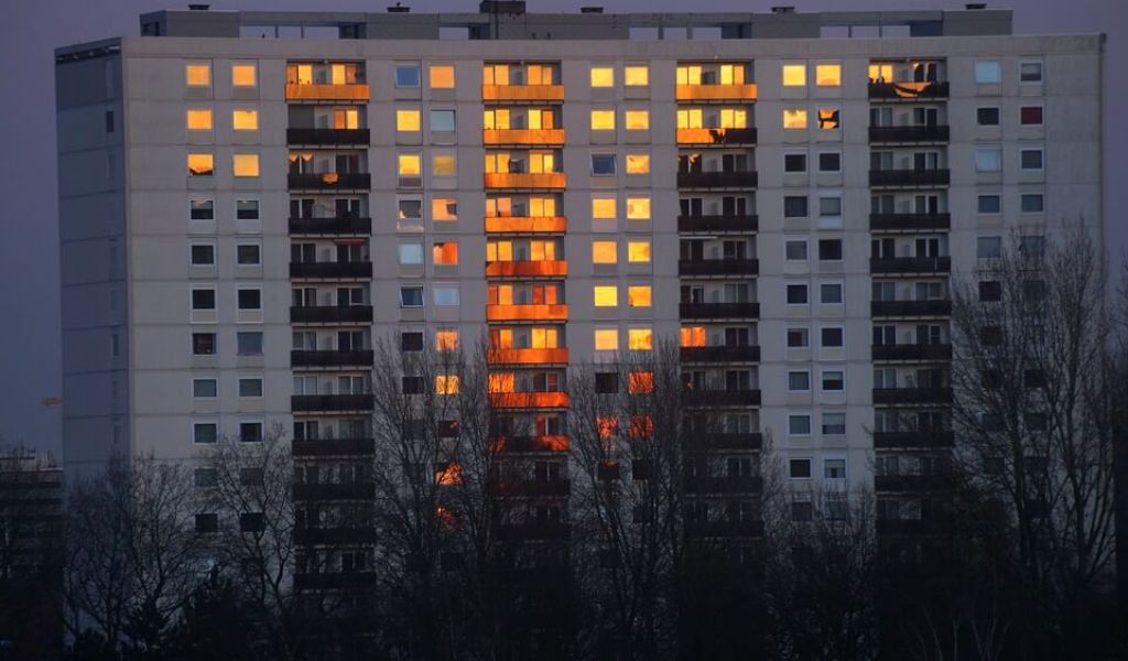 Тела двух подростков были найдены под окнами в Петербурге