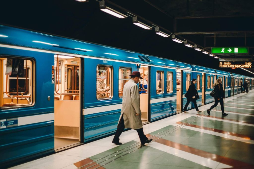 Утром в Петербурге пришлось закрыть на вход станцию метро «Выборгская»