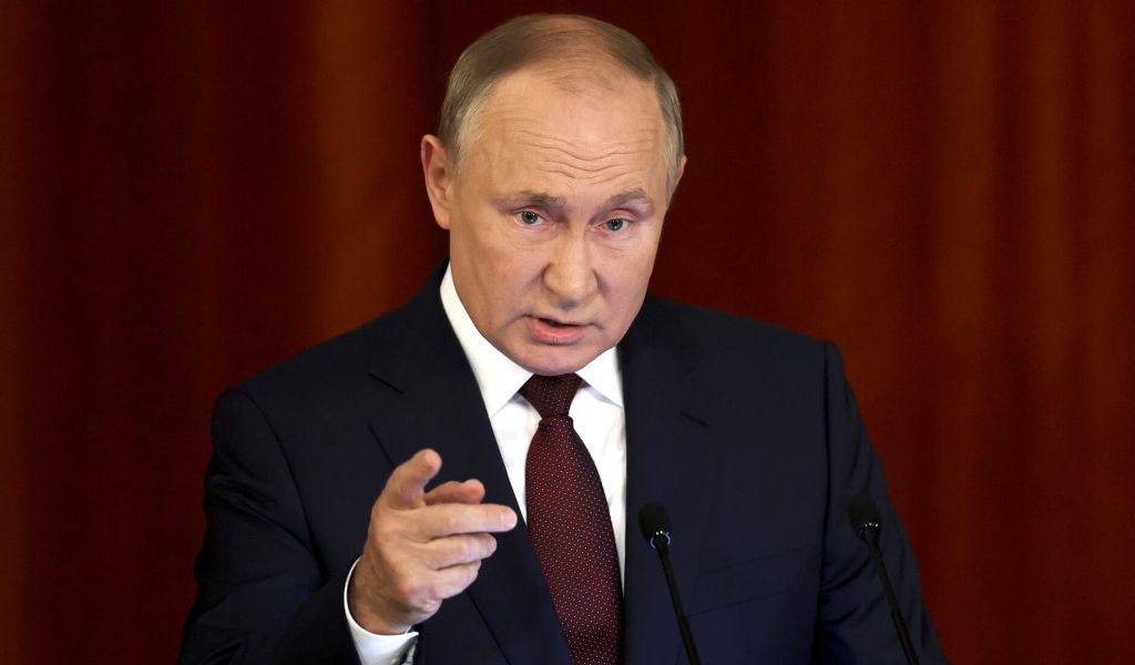 Путин дал поручение губернаторам докладывать о контроле за соблюдением COVID-ограничений