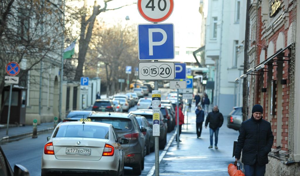 С 1 июля в Петербурге начнут штрафовать за нарушение правил парковки и остановки