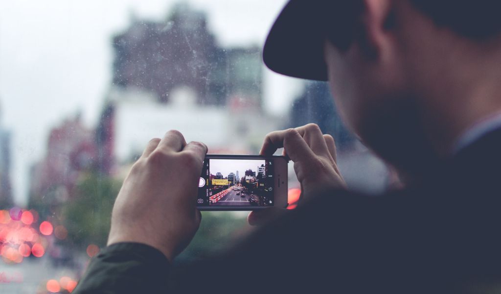 Почему смартфоны фотографируют лучше дорогих камер