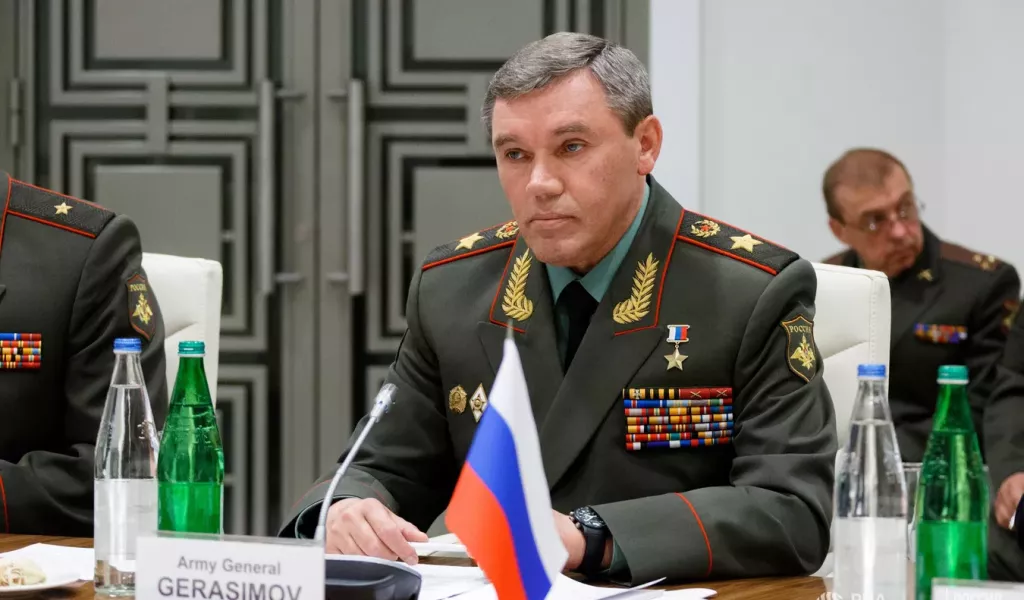Герасимов: Запад разрушает стратегическую стабильность и международную безопасность